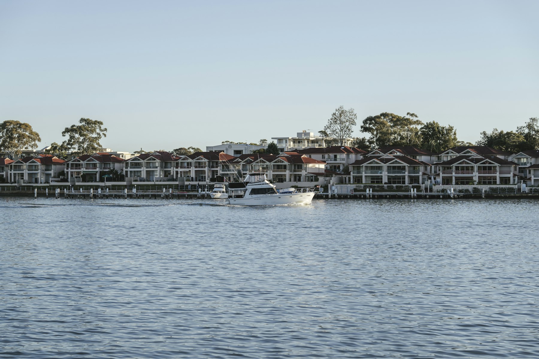 Houses built along the edge of a lake